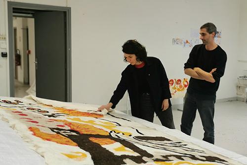 Célia Picard et Hannes Schreckensberger en atelier