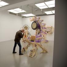 El Brujo Disease Thrower, Guadalupe Maravilla, 2024. Vue d’exposition, « Éprouver l’inconnu. Saison Art et Science », MO.CO. Montpellier Contemporain, Montpellier, 2025.