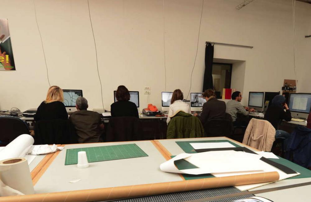 cours au MO.CO. Esba
