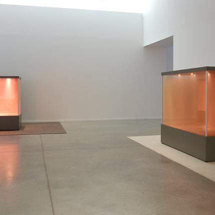 Dora Budor, "Origins II" et "Origins" © Marc Domage